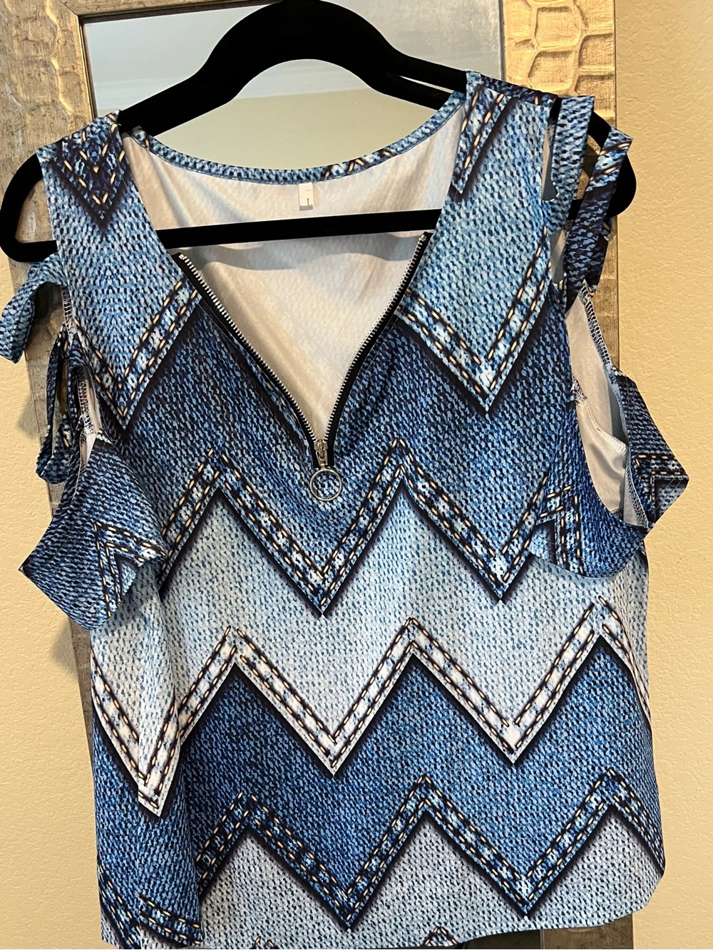 Blue Chevron Cold-Shoulder Top with Zip